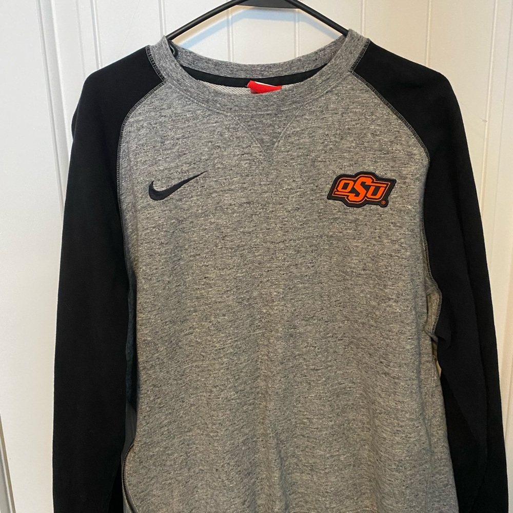 Nike Oklahoma state long sleeve shirt/sweater